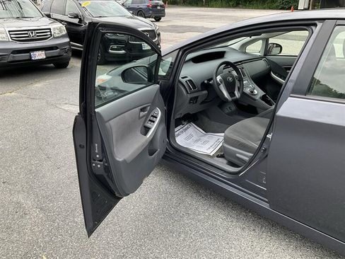 Used 2010 Toyota Prius Three w/ Navigation Pkg FWD image 19