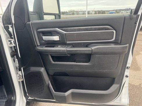 Used 2024 RAM 3500 Big Horn image 35