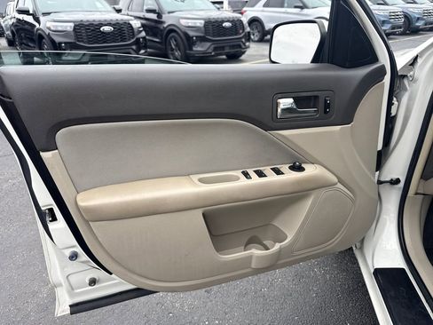 Used 2010 Ford Fusion SE FWD image 17