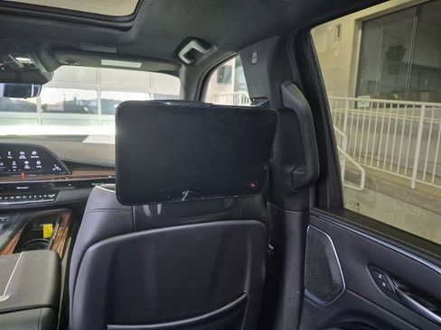 Used 2021 Cadillac Escalade Premium Luxury w/ LPO, Radiant Package AWD/4WD image 17