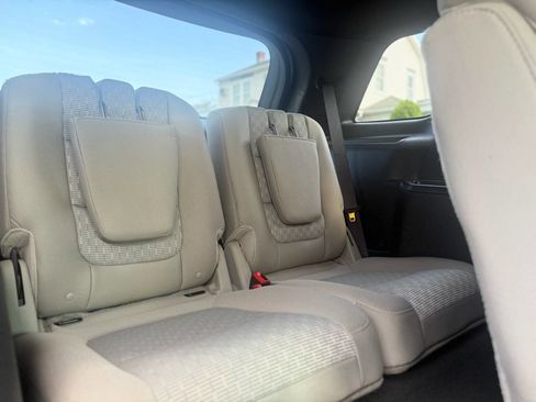 Used 2014 Ford Explorer XLT image 17
