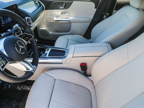 Certified 2025 Mercedes-Benz GLA 250 4MATIC image 17