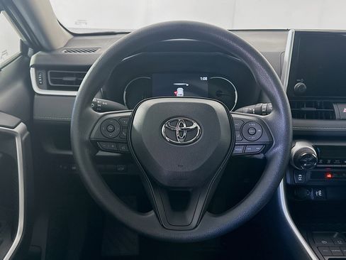 Used 2025 Toyota RAV4 XLE w/ Convenience Package image 18