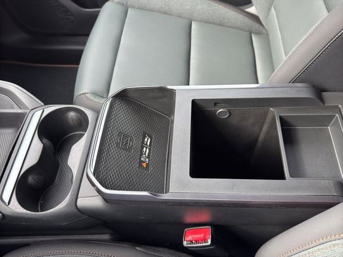 New 2026 GMC Terrain AT4 w/ Technology Package II AWD/4WD image 30