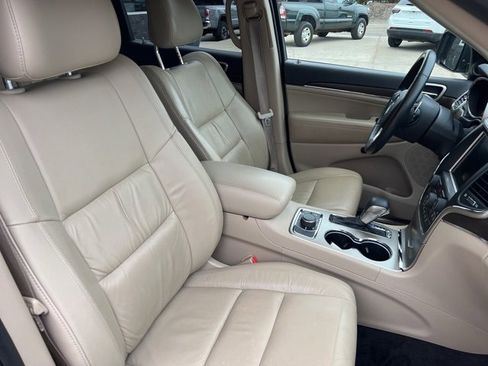 Certified 2016 Jeep Grand Cherokee Limited w/ Trailer Tow Group IV image 17