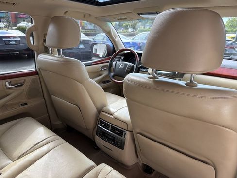 Used 2010 Lexus LX 570 4WD image 19
