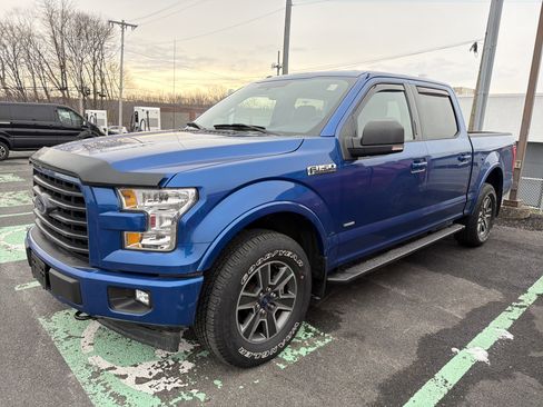 Used 2017 Ford F150 XLT w/ Equipment Group 302A Luxury image 4