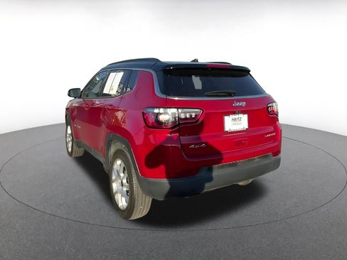 Used 2025 Jeep Compass Limited image 11