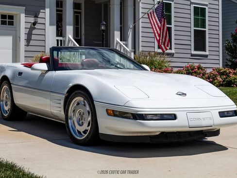 Used 1991 Chevrolet Corvette Convertible RWD image 12