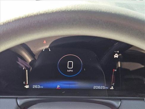 Used 2025 Chevrolet TrailBlazer LT image 14