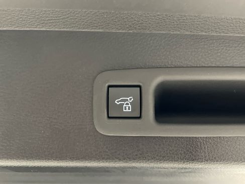 New 2026 Toyota Sienna XLE image 11