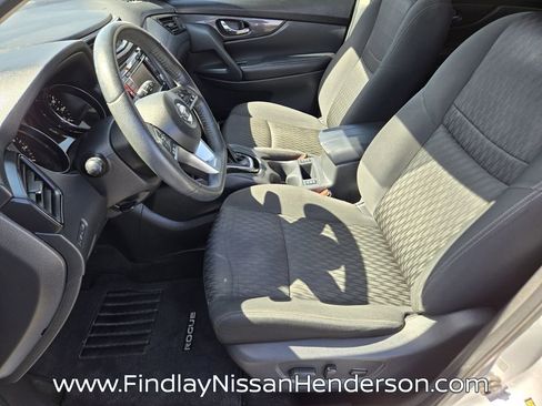 Used 2020 Nissan Rogue SV FWD image 10