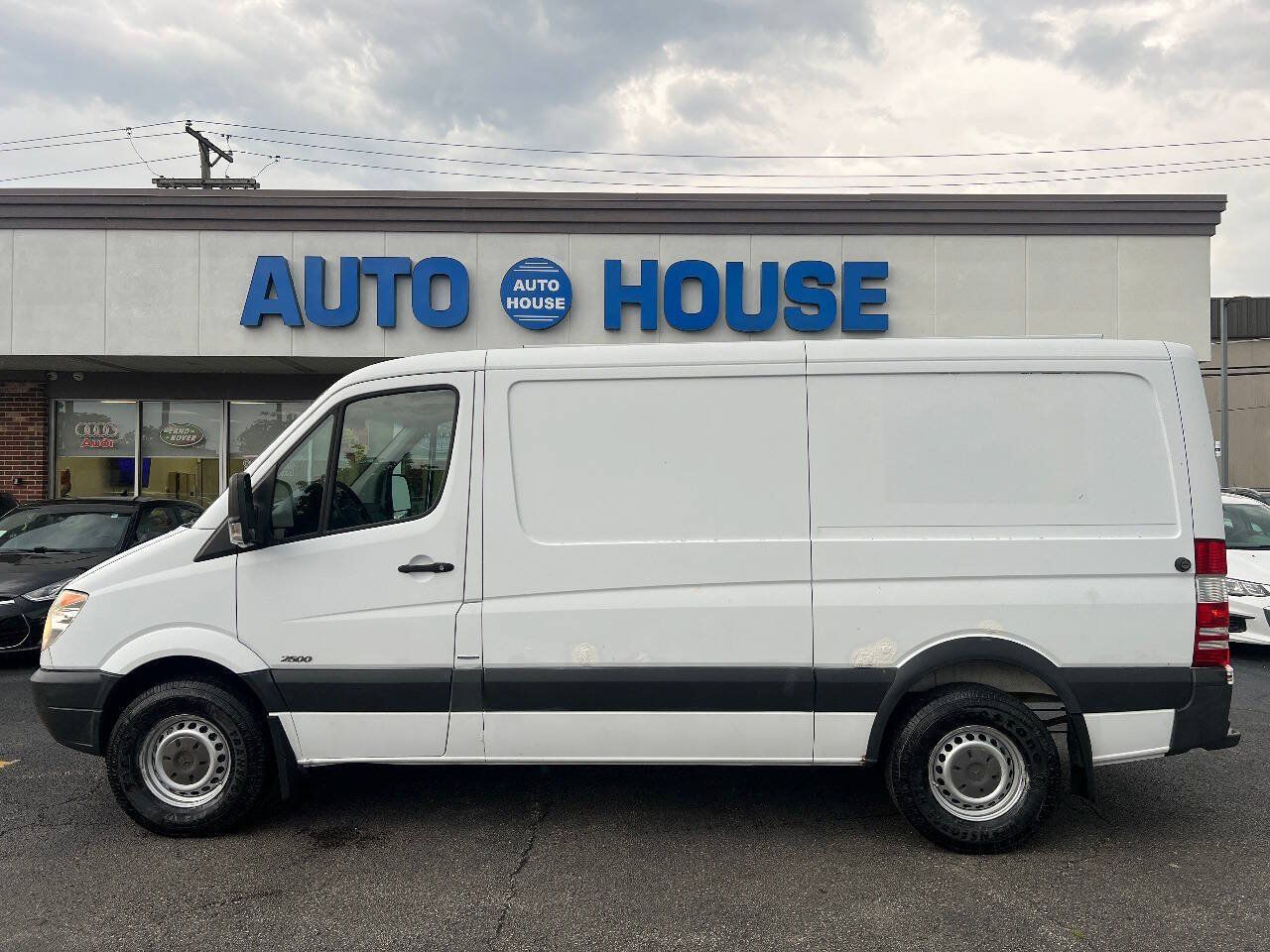 Used 2012 Mercedes-Benz Sprinter 2500 w/ Premium Pkg image 9