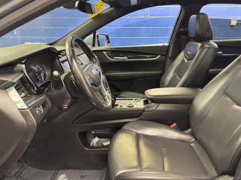 Used 2022 Cadillac XT5 Premium Luxury image 17