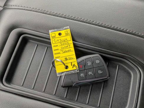 Used 2024 Chevrolet Tahoe Z71 w/ Luxury Package image 34