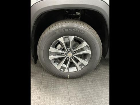 New 2027 Chevrolet Equinox LT w/ Safety and Technology Package AWD/4WD image 38