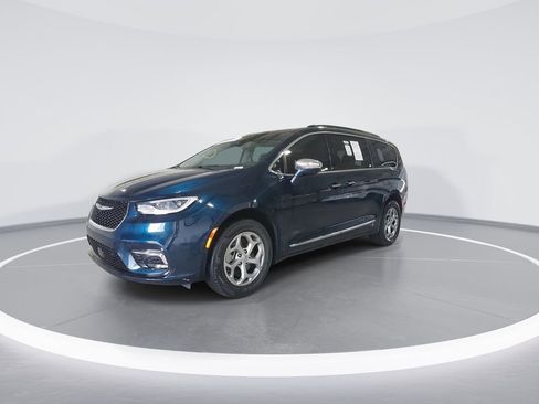 Used 2022 Chrysler Pacifica Limited image 4
