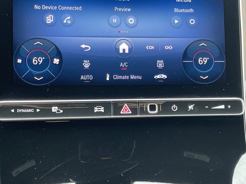 Certified 2025 Mercedes-Benz GLC 300 4MATIC image 33