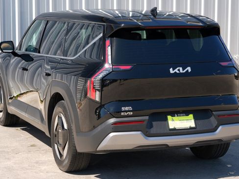 Used 2025 Kia EV9 Light Long Range image 49