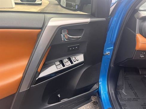 Used 2016 Toyota RAV4 Limited image 11