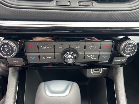 New 2026 Jeep Compass Limited image 29