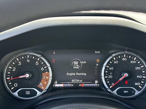 Used 2020 Jeep Renegade Latitude w/ UConnect 8.4 Nav Group AWD/4WD image 30