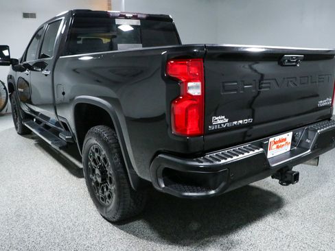 Used 2022 Chevrolet Silverado 2500 High Country AWD/4WD image 9