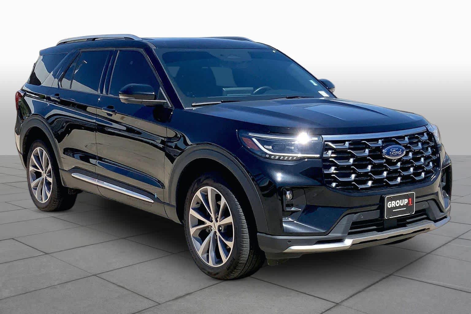 Used 2025 Ford Explorer Platinum w/ Ultimate Package AWD/4WD image 2