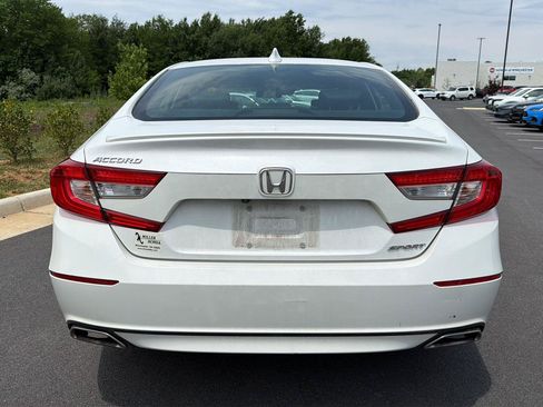 Used 2018 Honda Accord Sport image 2