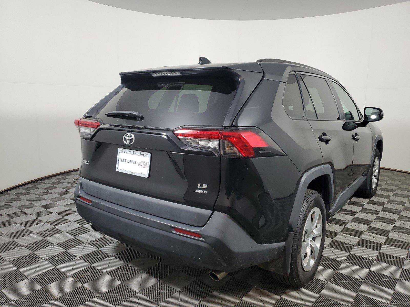 Used 2019 Toyota RAV4 LE w/ All Weather Liner Package AWD/4WD image 4