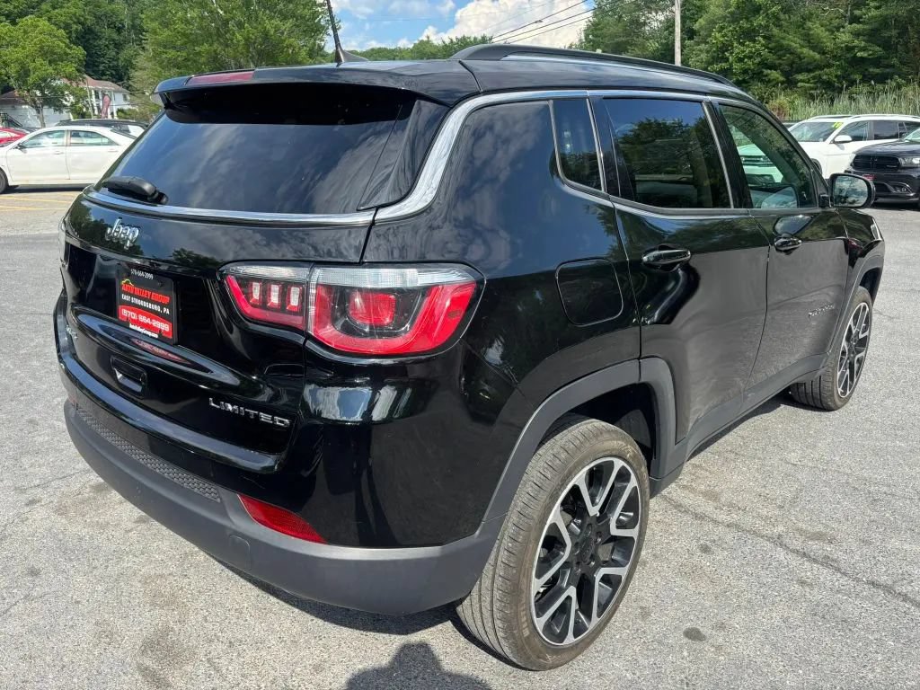 Used 2018 Jeep Compass Limited AWD/4WD image 8