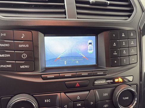 Used 2018 Ford Explorer XLT image 10