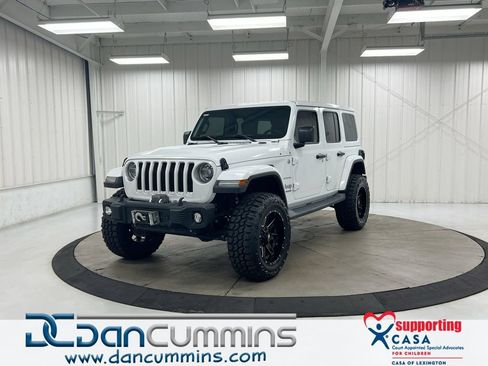 Used 2019 Jeep Wrangler Unlimited Sahara AWD/4WD image 1