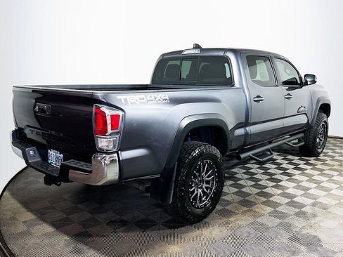 Certified 2022 Toyota Tacoma TRD Off-Road AWD/4WD image 8