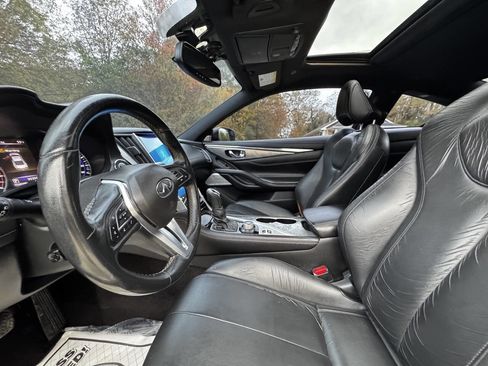 Used 2018 INFINITI Q60 3.0t Luxe w/ Sensory Package 3.0T Luxe image 9