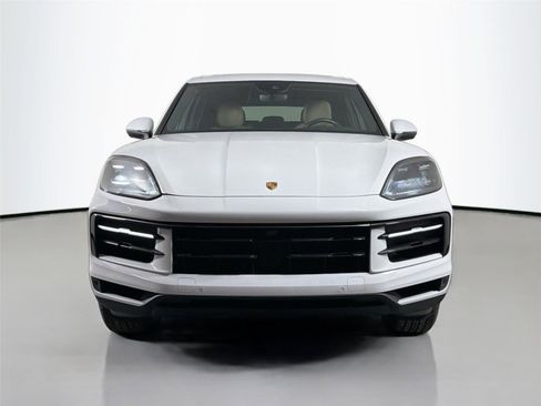 Certified 2024 Porsche Cayenne w/ Premium Package Plus (PFM) AWD/4WD image 10