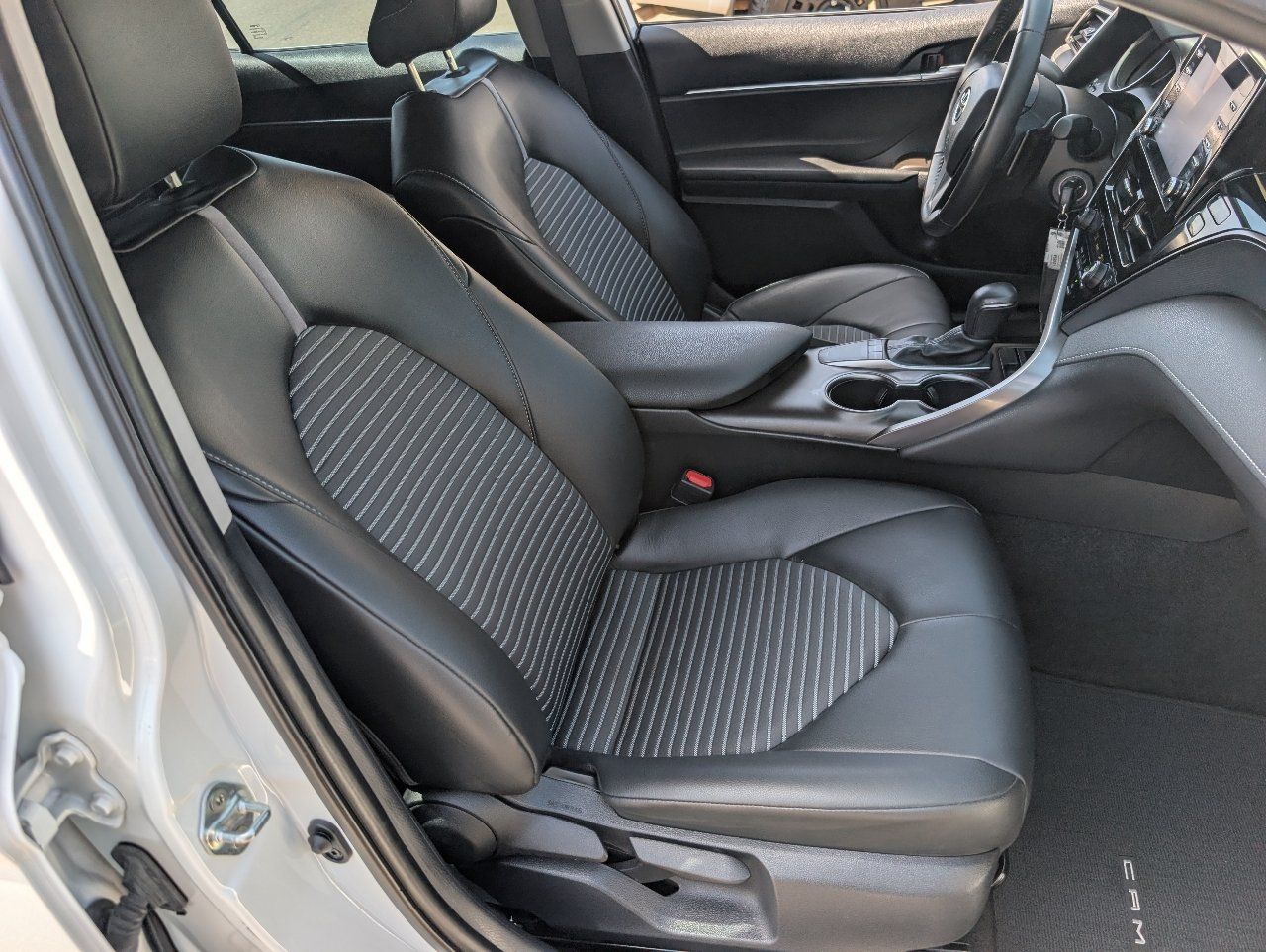 Used 2024 Toyota Camry SE FWD image 8
