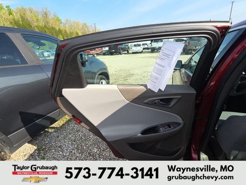 Used 2025 Chevrolet Malibu LT FWD image 12