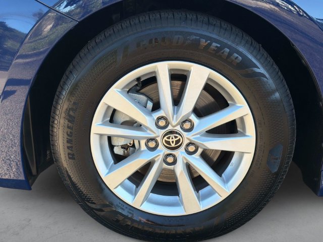 Used 2025 Toyota Camry LE w/ Convenience Package FWD image 11