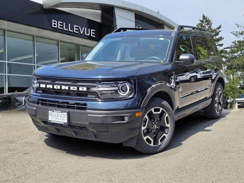 Used 2023 Ford Bronco Sport Outer Banks w/ Tech Package AWD/4WD image 1