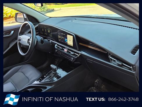 Used 2023 Kia Niro EX FWD image 13