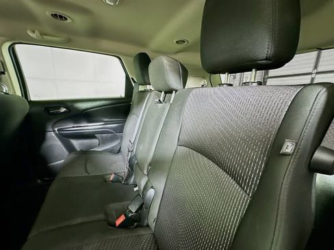 Used 2019 Dodge Journey SE w/ Blacktop Package FWD image 23