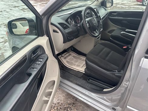 Used 2017 Dodge Grand Caravan SE w/ Power Window Group image 14