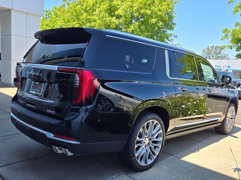 New 2026 GMC Yukon XL Denali w/ Denali Reserve Package AWD/4WD image 3