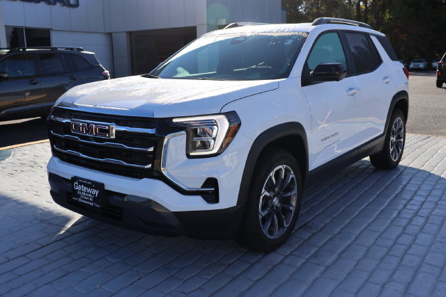 Used 2026 GMC Terrain Elevation w/ Elevation Premium Package AWD/4WD image 1
