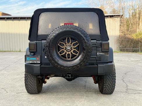 Used 2017 Jeep Wrangler Sport image 28