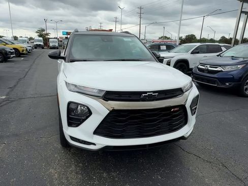 Used 2023 Chevrolet TrailBlazer RS w/ Convenience Package AWD/4WD image 3