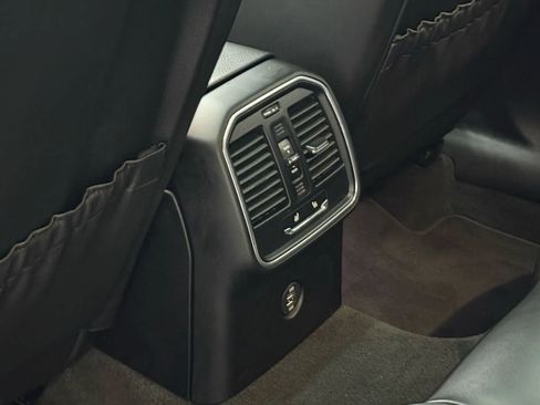 Used 2018 Porsche Macan S image 39