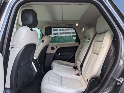 Used 2022 Land Rover Range Rover Sport HSE Silver Edition image 17