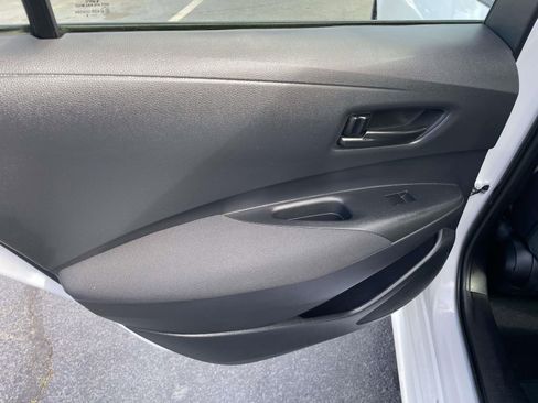Used 2025 Toyota Corolla LE image 16